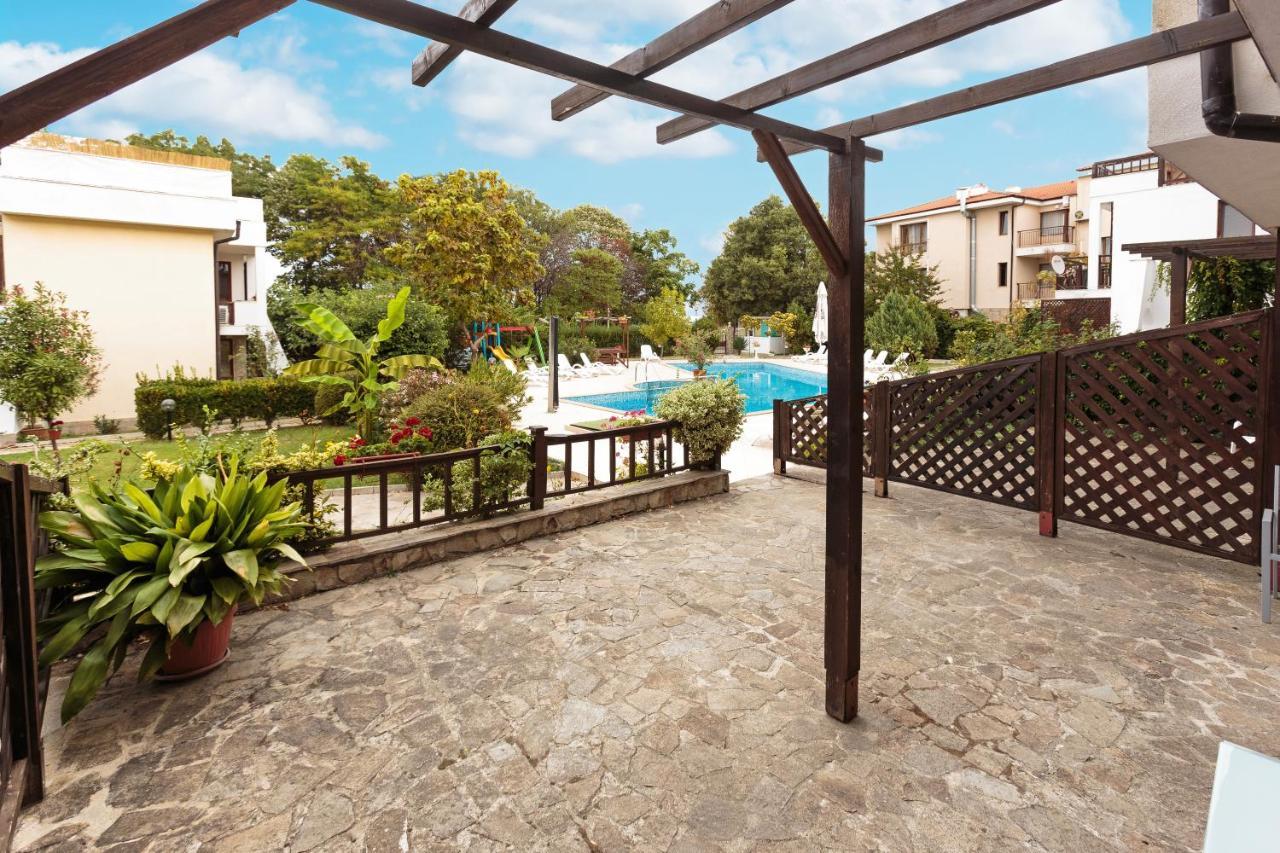 Aparthouse Paradise Bay Apartment Sozopol Exterior photo
